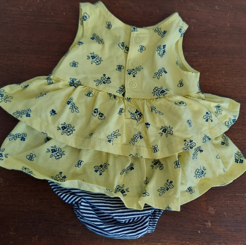 🎁 10/$25-Carter's yellow and blue ruffle one piece,  3 months